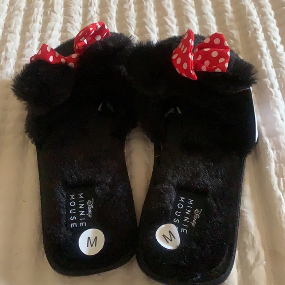 Brand new Disney socks & slippers size Medium - Picture 5 of 9